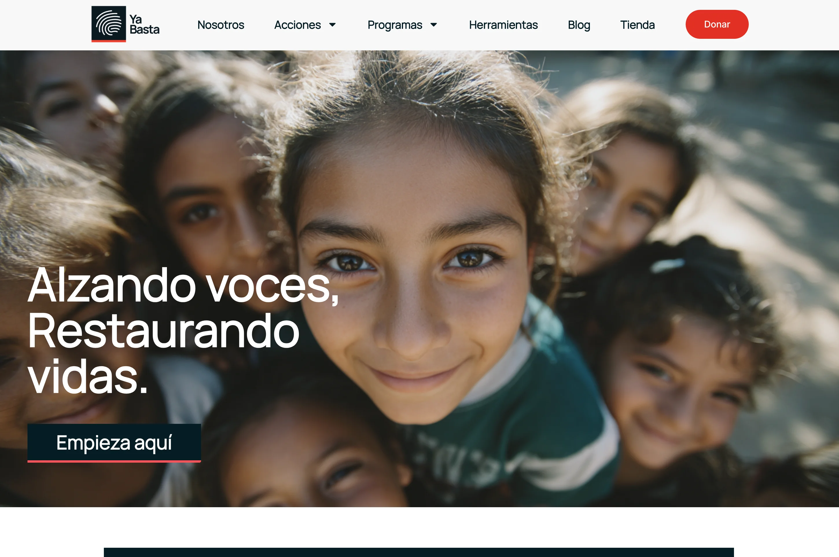 Sitio web de Ya Basta en laptop y celular