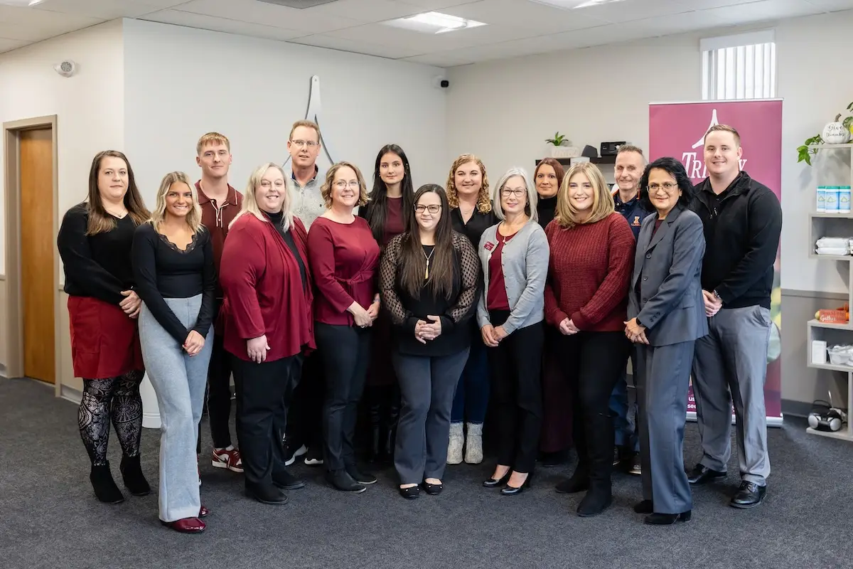 El equipo de Trinity Home Medical Equipment en sus oficinas