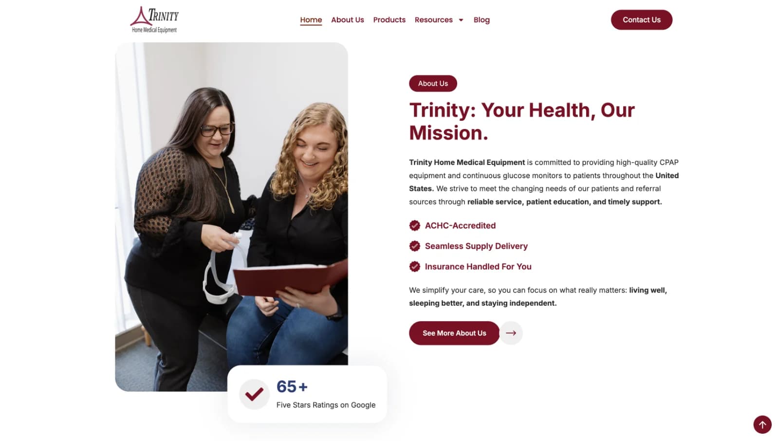 Portada del sitio de Trinity, 'Your Health, Our Mission', con sus reseñas de Google